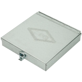 Verstuiverkoffer gemaakt van plaatstaal voor 64 olieverstuivers