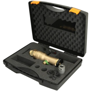 Fitting tool for valve inserts in a case
