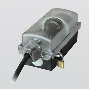 Lockable outdoor socket outlet for straight plugs