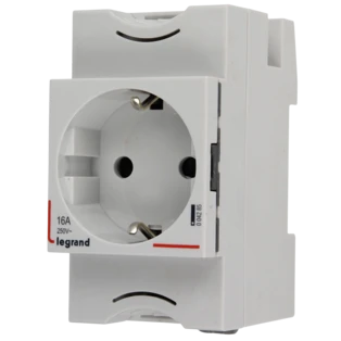 Legrand Verteilereinbausteckdose 10/16A 250V