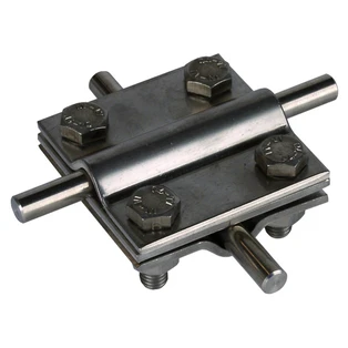 Cross connector with intermediate plate for round/ flat conductors